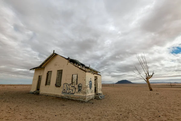 Spooky Desert Landscape Taken Luderitz Namibia Abandoned Old House Covered — Stock Fotó