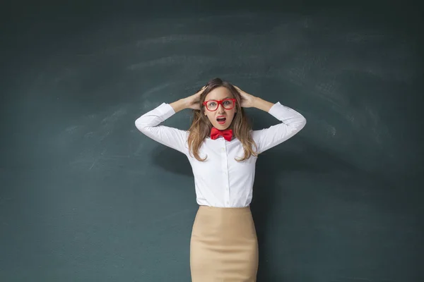 愤怒的年轻女子 — 图库照片