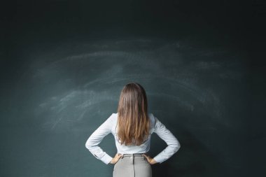 İş kadını boş yazı tahtası arıyorsunuz