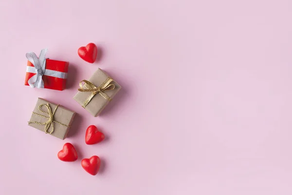 Gift boxes and hearts. Happy Valentine's. — Stock Photo, Image