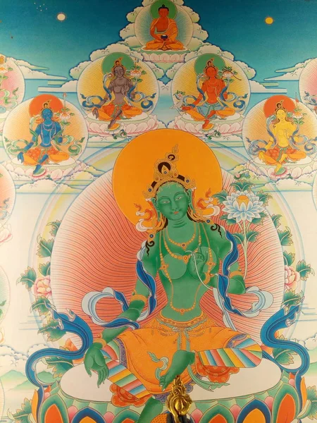 ツタレ トゥレ グリーン タラは チベット人もドルマと呼ぶ女性の神で 一般的には慈悲と行動の菩薩または仏として知られている 物理的 感情的 精神的な苦しみから私たちを解放するために私たちの援助に来る保護者 ストック画像