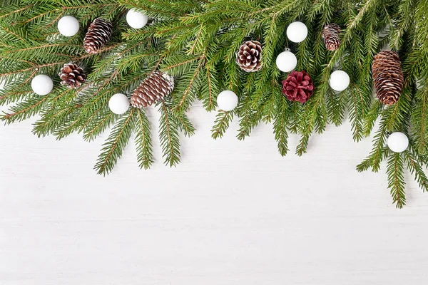 Weihnachtlicher Hintergrund Tannenzweige Mit Dekoration Kopierraum — Stockfoto