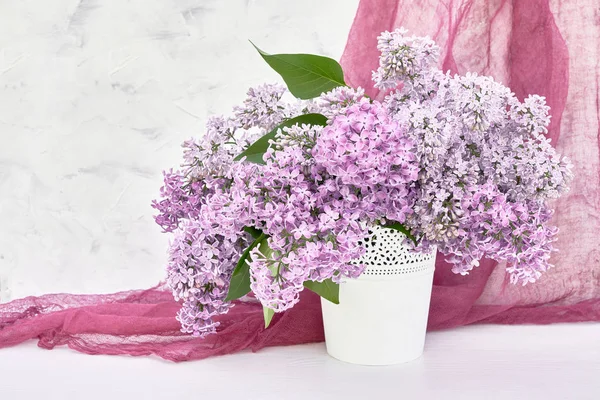 Bouquet Fleurs Lilas Vase Blanc Sur Fond Blanc Fond Vacances — Photo