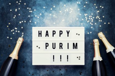 Purim Karnavalı 'nın düz yatışı konsepti. Lamba kutusunda 