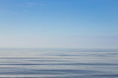 Artçı parıltı. Azov Denizi 'nde akşam sessizliği. Parlaklık sonrası parlaklık.