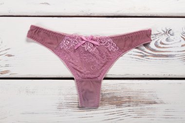 Bir desen ile trendy tanga.