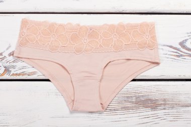 Dantel çiçek ile moda bej külot. 