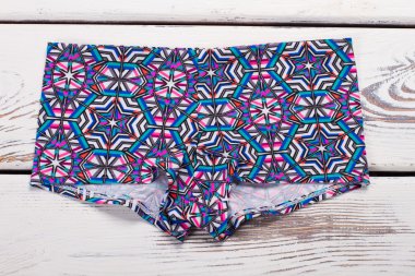 Kadın yaz özetleri.