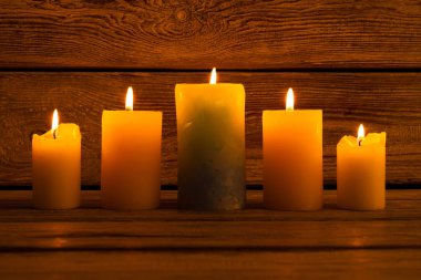 Güzel tatil mumlar.