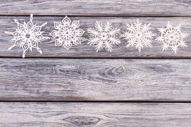 Ajur Noel kar taneleri kümesi. 