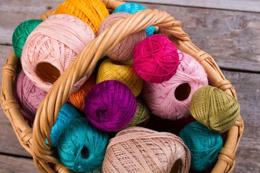 Nakış ve iplik için çok renkli parçacıkları.