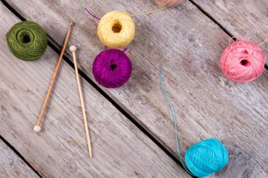 Güzel ince renkli iplik.