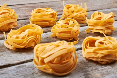 Güzel topları el yapımı tagliatelle makarna.