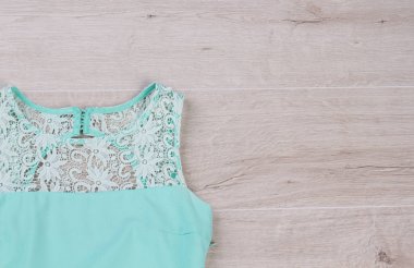 Hassas dantel elbise detay. 