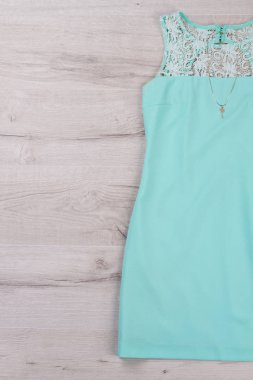 Yaz için bir kız için elbise.