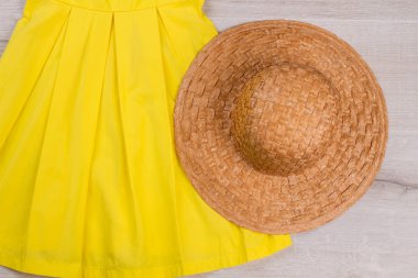 Güzel hasır headdress saman yapılan.