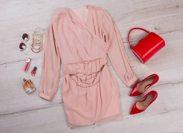 Kadın yaz koleksiyonu. 