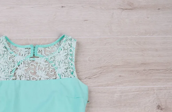 Hassas dantel elbise detay. 