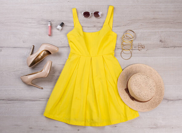 Фашисты ищут молодую девушку
. 