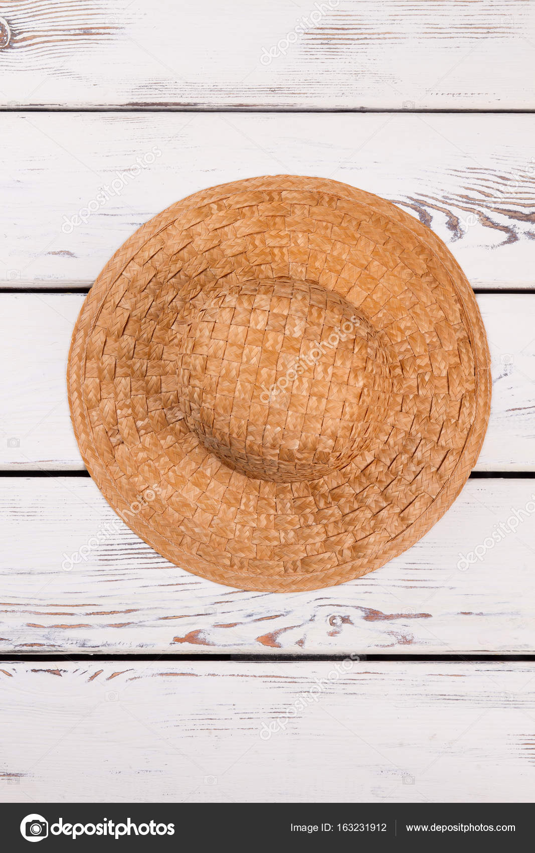 Handmade straw hat, top view. — Stock Photo © margostock #163231912