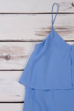 Bayan bluz görüntü kırpılmış.