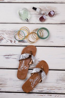 Yaz moda aksesuarları Vitrini.