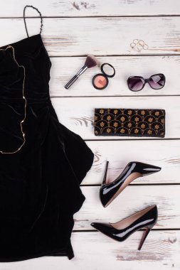 Akşam parti için şık aksesuarlar.