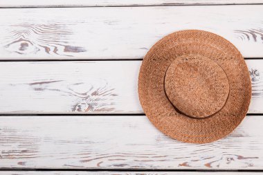 Doğal hasır şapka ve koleksiyon satın.