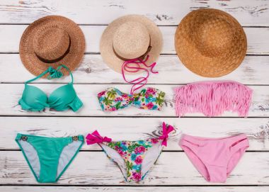 plaj aksesuarları koleksiyonu.