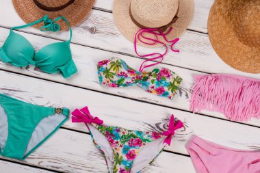 kadın plaj aksesuarları.