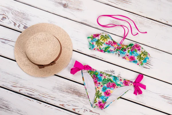 Moda mayo, şapka, üstten görünüm.