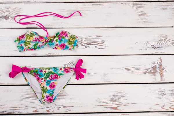 Seksi çiçek baskı bikini set.