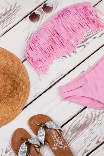 Plaj için modern bayanlar aksesuarlar.