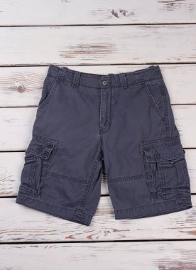 Şık erkek şort cepli.
