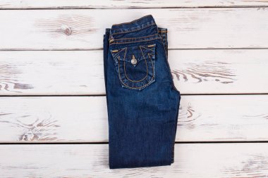 Kot pantolon ve koleksiyon satın.