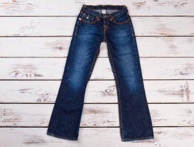 Denim çan altına pantolon.