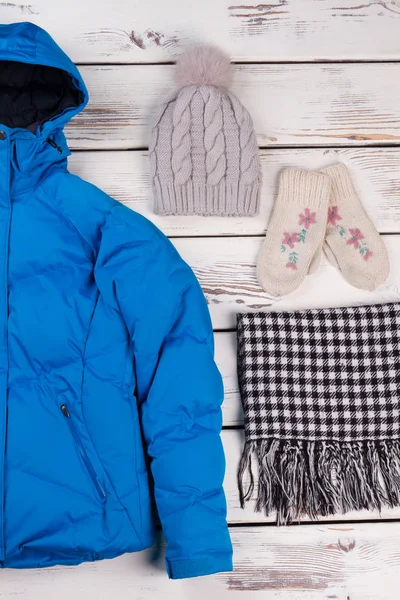 Kızların sıcak giysiler dizi