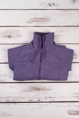 Rulo boyun ile mor kazak