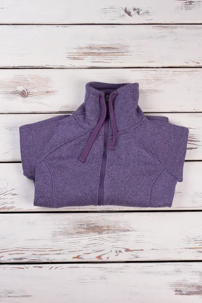 Rulo boyun ile mor kazak