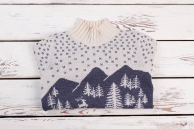 İskandinav desenli beyaz jumper