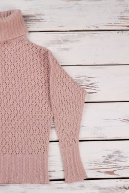 Rulo boyun ile örme kazak