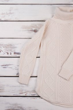 Beyaz el örgü tunik