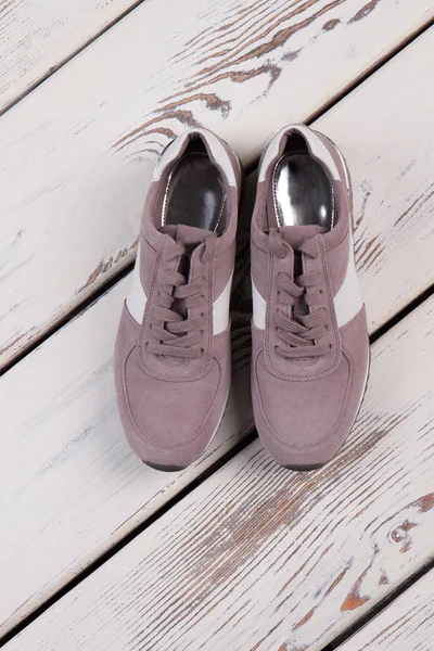 Etkin kadınlar için pembe spor ayakkabı