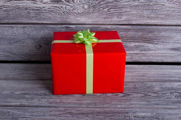 Caixa de presente vermelho para Natal — Fotografia de Stock