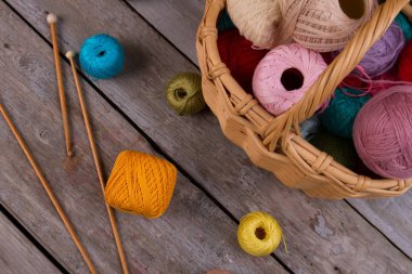 Skeins iplik ve iğneler