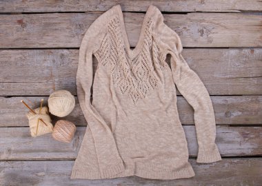 El yapımı uzun kollu kazak