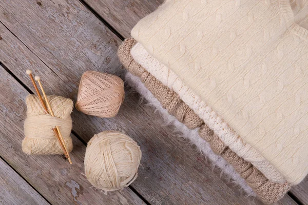 Roupas de lã de malha à mão — Fotografia de Stock