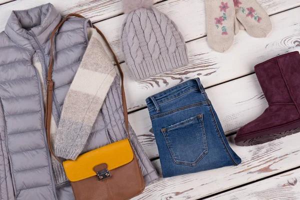 Tidig vinter outfit för flickor — Stockfoto