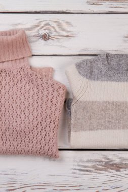 El örgü yün pullovers