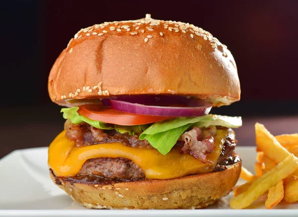 Amerikaanse kaas hamburger — Stockfoto